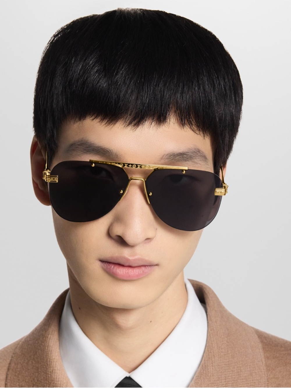 Louis Vuitton Black Lens Gold Frame Aviator Sunglasses